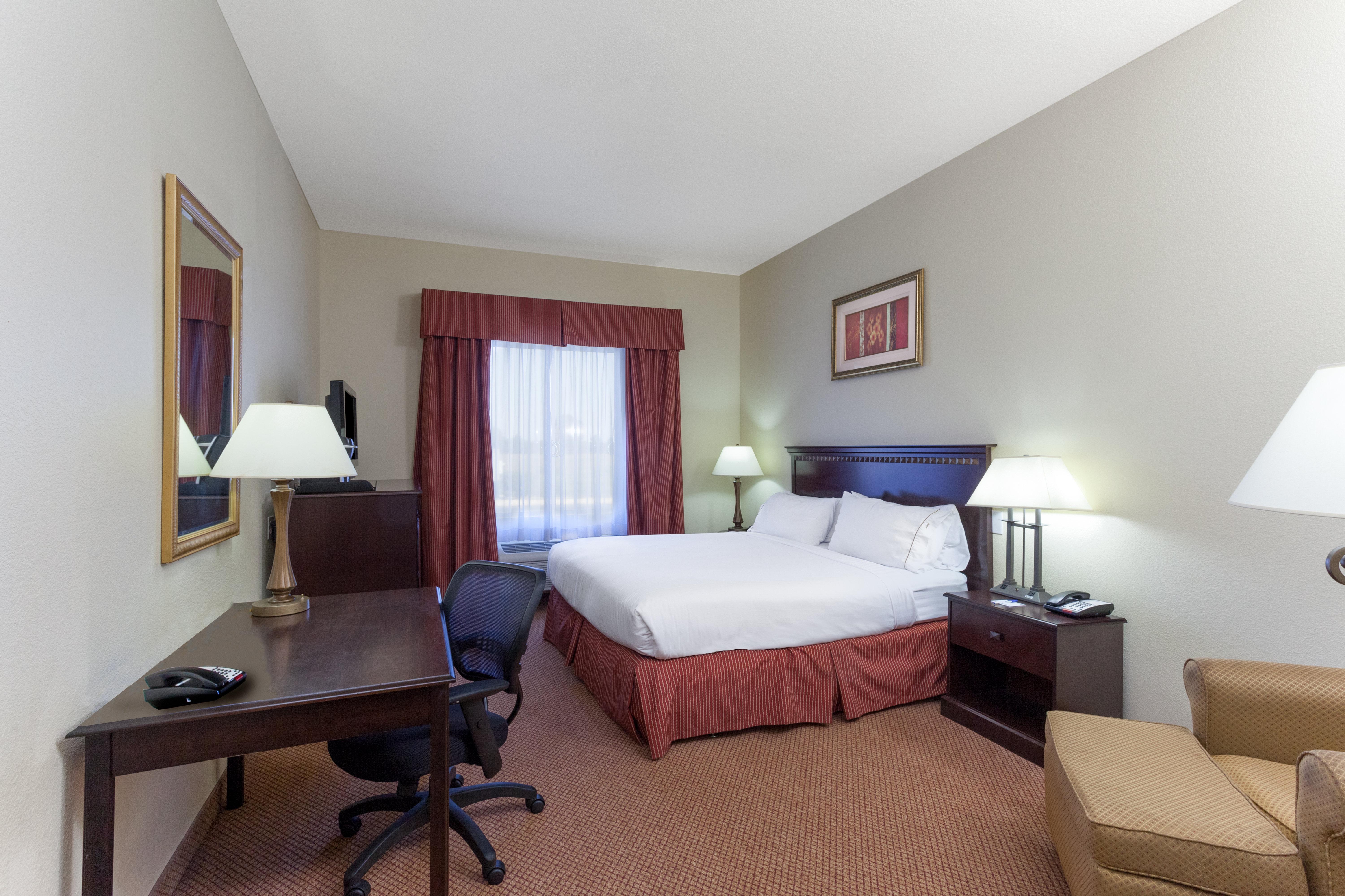 Holiday Inn Express Hotel & Suites Clarksville Exterior photo